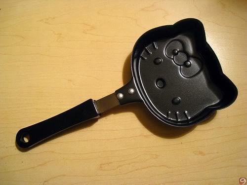 Hello-Kitty-Frying-pan.jpg