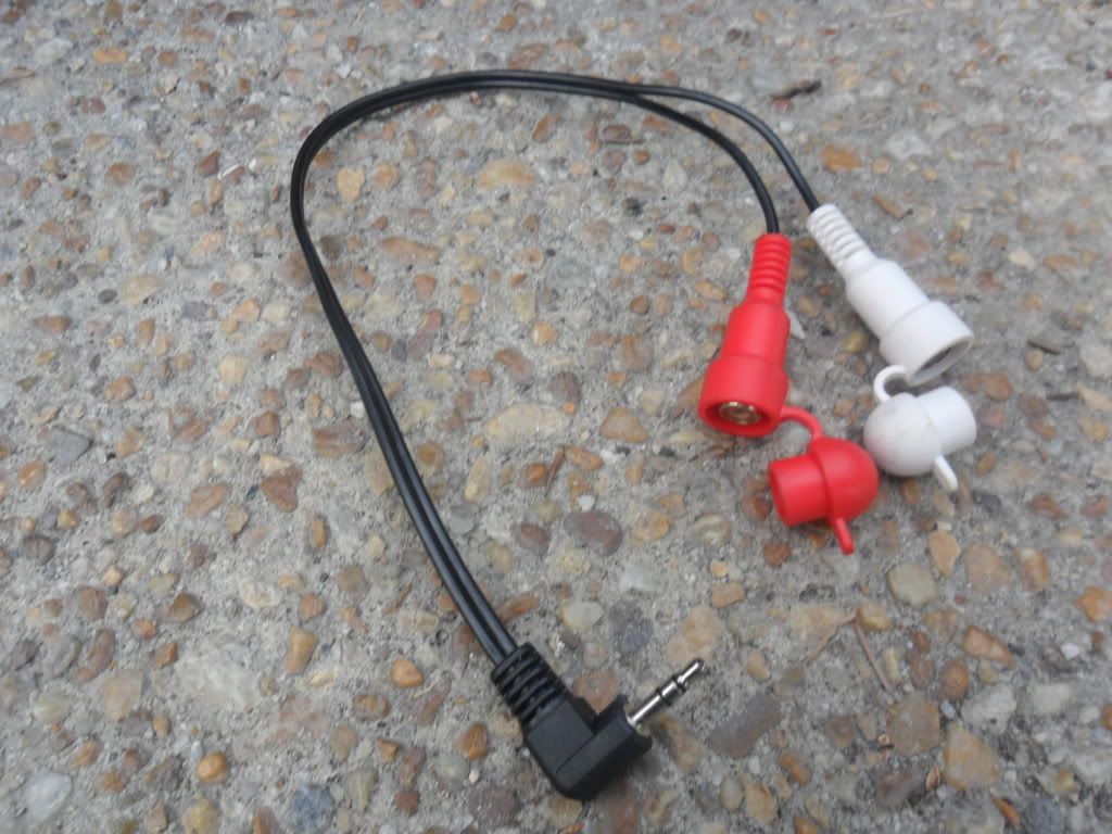 DIY: Two ways to wire in an AUX without soldering on Factory Bose