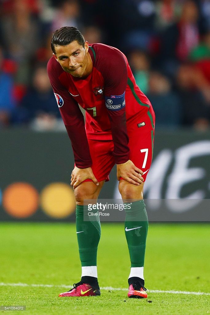  photo Cristiano Ronaldo of Portugal reacts after missing a penalty during the UEFA EURO 2016 Group F match between Portugal and Austria at Parc des Princes.jpg