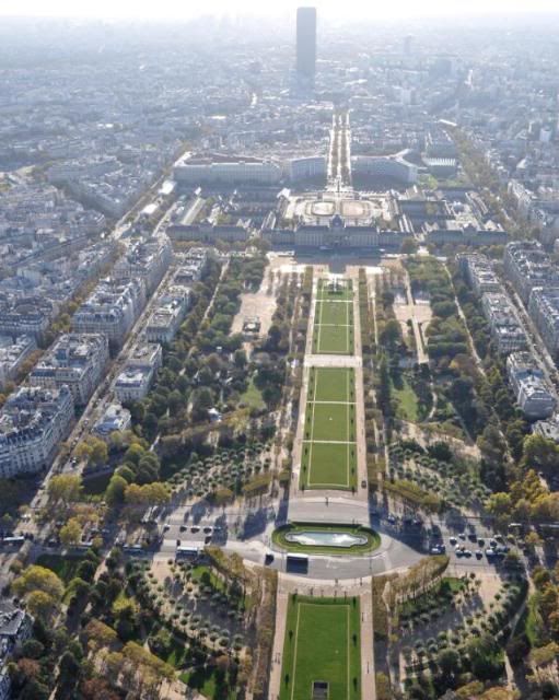 Paris, la ciudad perfecta !!! - Blogs de Francia - 2do dia. Torre Eiffel-Arco del Triunfo-Les Ivalides y mas... (16)