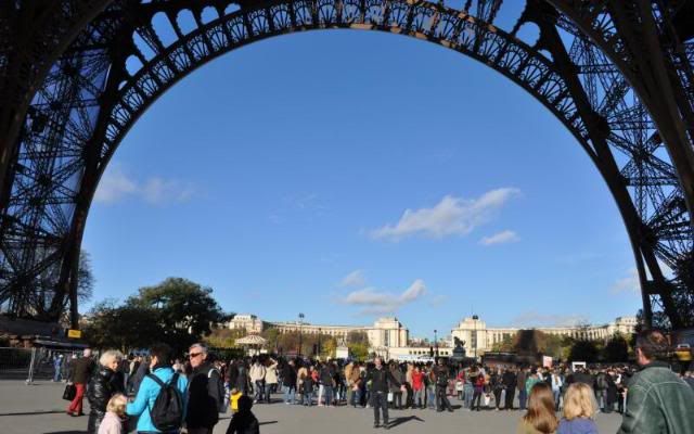 Paris, la ciudad perfecta !!! - Blogs de Francia - 2do dia. Torre Eiffel-Arco del Triunfo-Les Ivalides y mas... (33)