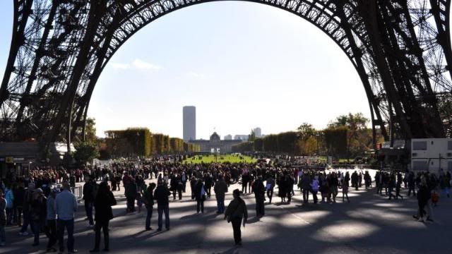 Paris, la ciudad perfecta !!! - Blogs de Francia - 2do dia. Torre Eiffel-Arco del Triunfo-Les Ivalides y mas... (2)