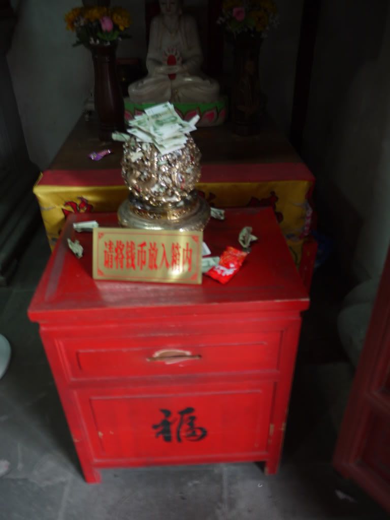 Buddhism and Donation (China Trip Part IV) Abby in Hong Kong