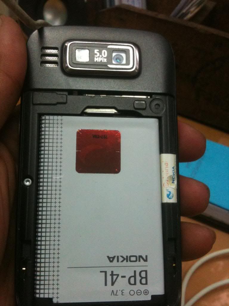 Bán Nokia E73 nguyên zin (máy bao đẹp) - 5