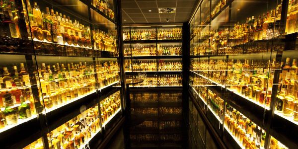 ¿Quién tiene la colección de whisky más grande del mundo?