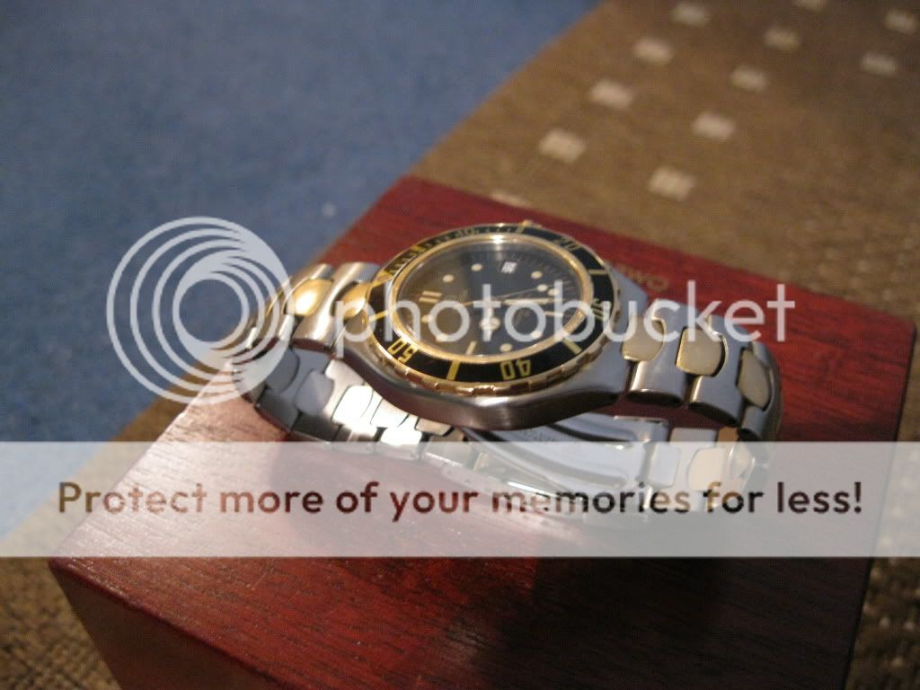 Omega Seamaster 200m Ref 26505000 Orginal box and warranty card Gold 